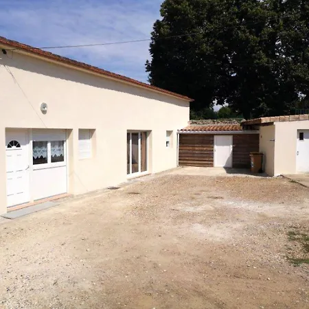 House With 3 Bedrooms In With Enclosed Garden And Wifi *