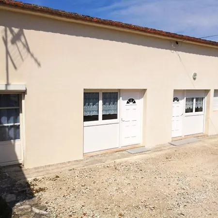 House With 3 Bedrooms In With Enclosed Garden And Wifi *